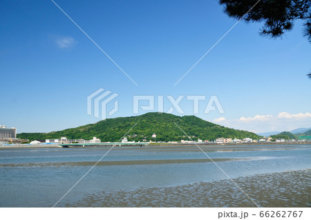 和歌浦片男波公園から名草山を望む 和歌浦片男波公園から名草山を望む 66262767