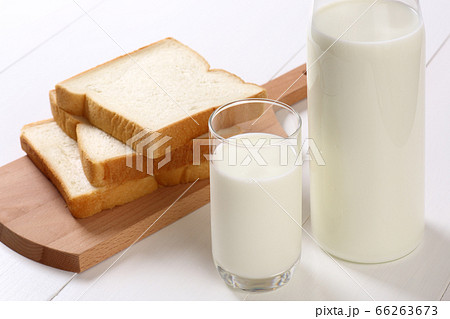 食パンと牛乳 食パンと牛乳 66263673