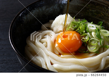 冷やし釜玉うどん 冷やし釜玉うどん 66264450