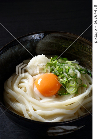冷やし釜玉うどん 66264459