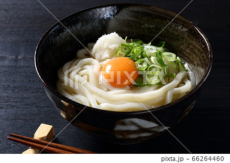 冷やし釜玉うどん 66264460