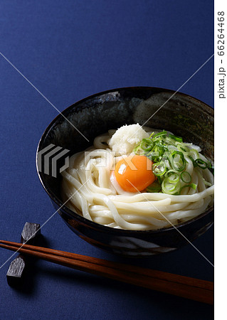 冷やし釜玉うどん 66264468