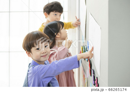 少年 幼稚園 幼稚園児 66265174