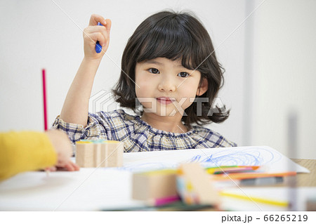 少女 幼稚園児 アート 66265219
