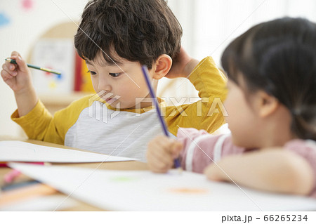 少年 幼稚園 幼稚園児 66265234