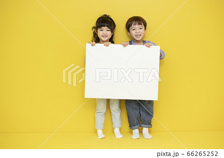 少年 少女 友達 66265252