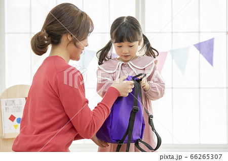 幼稚園児 ママ 母 66265307