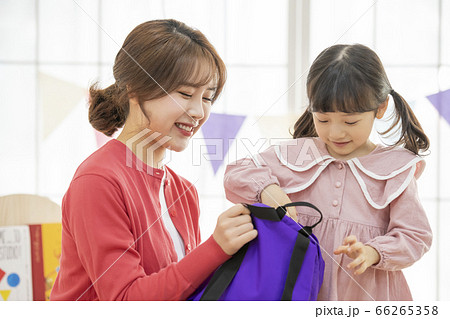 幼稚園 幼稚園児 ママ 66265358