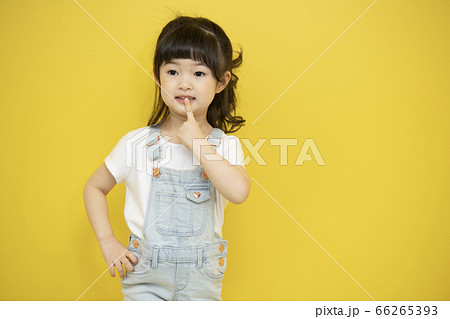 少女 子供 ポートレート 66265393