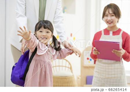 幼稚園児 ママ 母 66265414