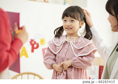 幼稚園児 ママ 母 66265415