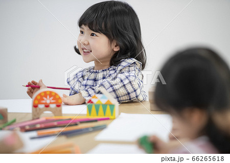 少女 幼稚園 幼稚園児 66265618