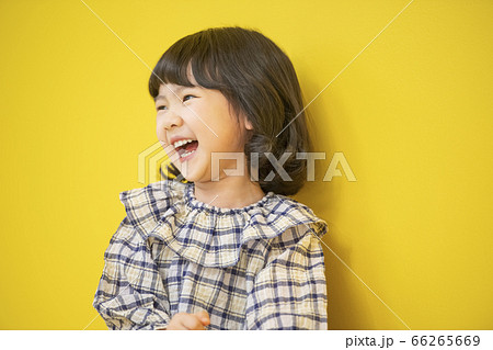 少女 子供 人物 66265669
