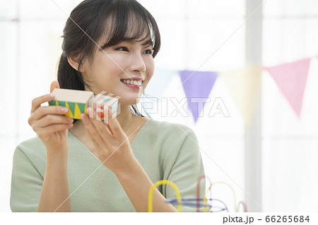 女性 女 女の子 66265684