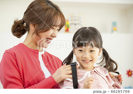 幼稚園児 ママ 母 66265709