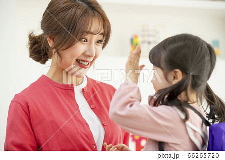 幼稚園児 ママ 母 66265720