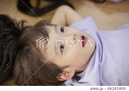 少年 子供 園児 66265800