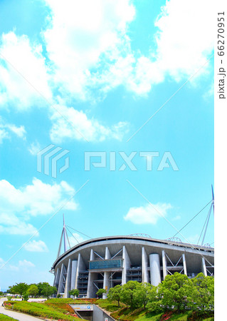 新緑の豊田スタジアムとその周辺の風景 新緑の豊田スタジアムとその周辺の風景 66270951