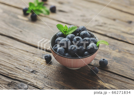 Fresh sweet blueberries Fresh sweet blueberries 66271834