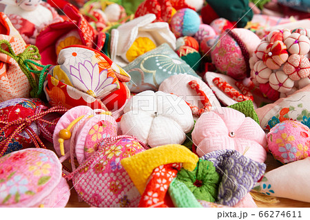 つるし飾りのたくさんのモチーフ つるし飾りいろいろ 和布で裁縫 趣味のさがりもの 和布の小物 つるし飾りのたくさんのモチーフ つるし飾りいろいろ 和布で裁縫 趣味のさがりもの 和布の小物 66274611