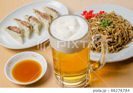 生ビールと餃子、ソース焼きそば 66276784