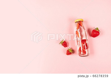 Bottle of detox water, cocktail, lemonade or tea 66278359