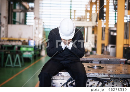 Cry Factory owner in warehouse Cry Factory owner in warehouse 66278559