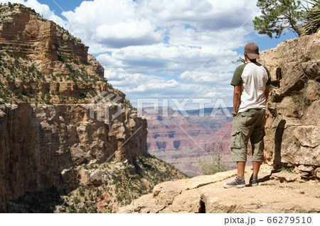 Rear tourist visit grand canyon Rear tourist visit grand canyon 66279510