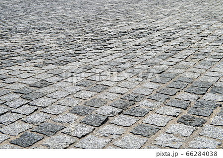 石畳で舗装された道 66284038