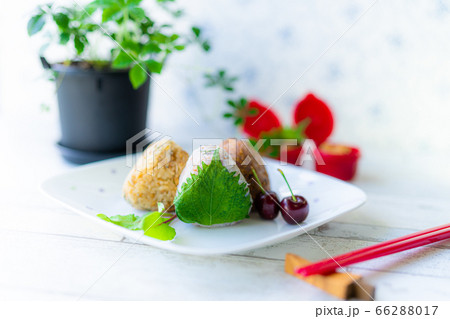 おにぎり 66288017