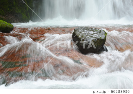 赤岩の滝(北海道・西興部村) 赤岩の滝(北海道・西興部村) 66288936