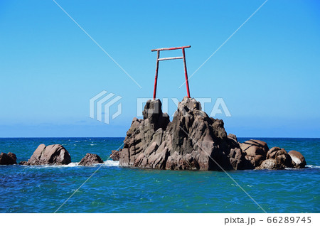 鳥取県・羽合海水浴場・鳥居 66289745