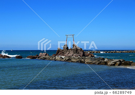 鳥取県・羽合海水浴場・鳥居 66289749