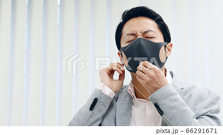マスクをする男性 マスクをする男性 66291671