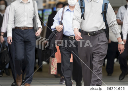 東京 マスクを付けた通勤風景 品川駅 2020年5月26日 東京 マスクを付けた通勤風景 品川駅 2020年5月26日 66291696