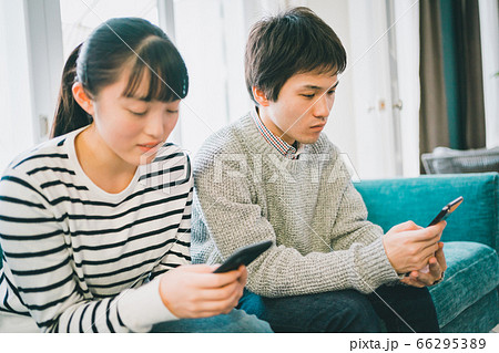 10代 男女 スマホ 10代 男女 スマホ 66295389