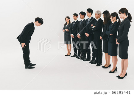 内定辞退　新入社員 66295441