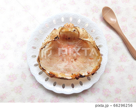 食べ終わったカニグラタン　空のカニの甲羅 66296256
