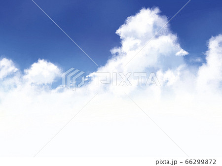 夏の青空に浮かぶ大きな入道雲の水彩イラストのイラスト素材