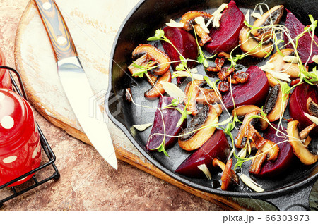 Grilled vegetable salad. 66303973