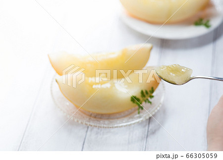 カットしたクレオパトラメロン 66305059