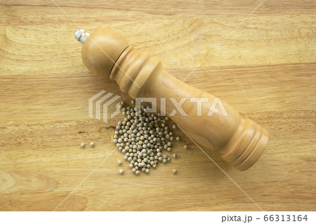 Wooden Pepper mill 66313164