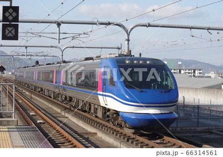 加古川駅に到着する上り特急スーパーはくと 66314561
