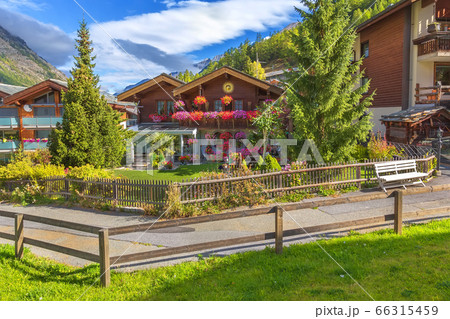 Houses in Zermatt alpine village, Switzerland Houses in Zermatt alpine village, Switzerland 66315459