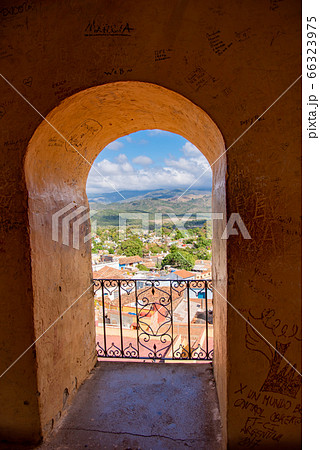 キューバ トリニダー 革命博物館の塔からの眺め キューバ トリニダー 革命博物館の塔からの眺め 66323975