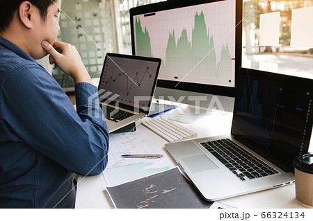 Investors are using laptops entering investment Investors are using laptops entering investment 66324134
