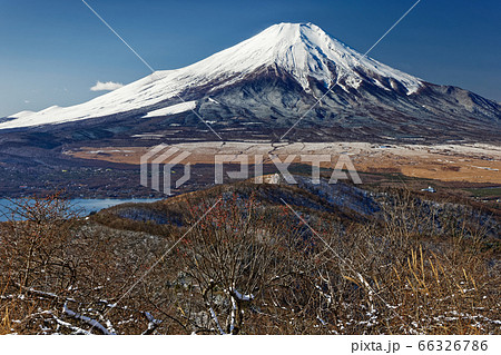 石割山から見る初冬の富士山 石割山から見る初冬の富士山 66326786