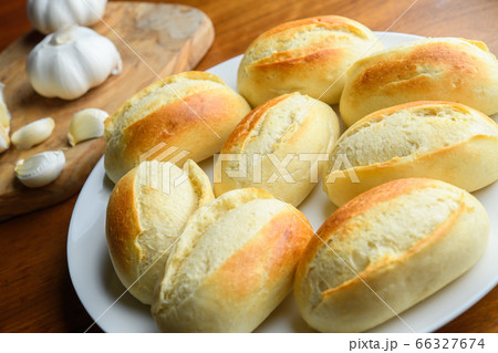 パン パン 66327674
