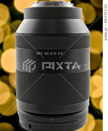 Zoom lens with a focal length of 24 to 240 mm Zoom lens with a focal length of 24 to 240 mm 66330110