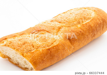 フランスパン　バタール　白背景 66337444